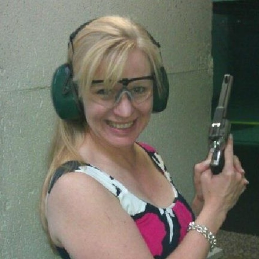 Meet your Posher, Hollis